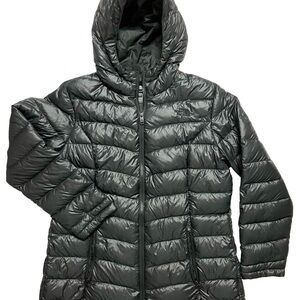 Women's The North Face Black Puffer Jacket, pre-worn in like new condition